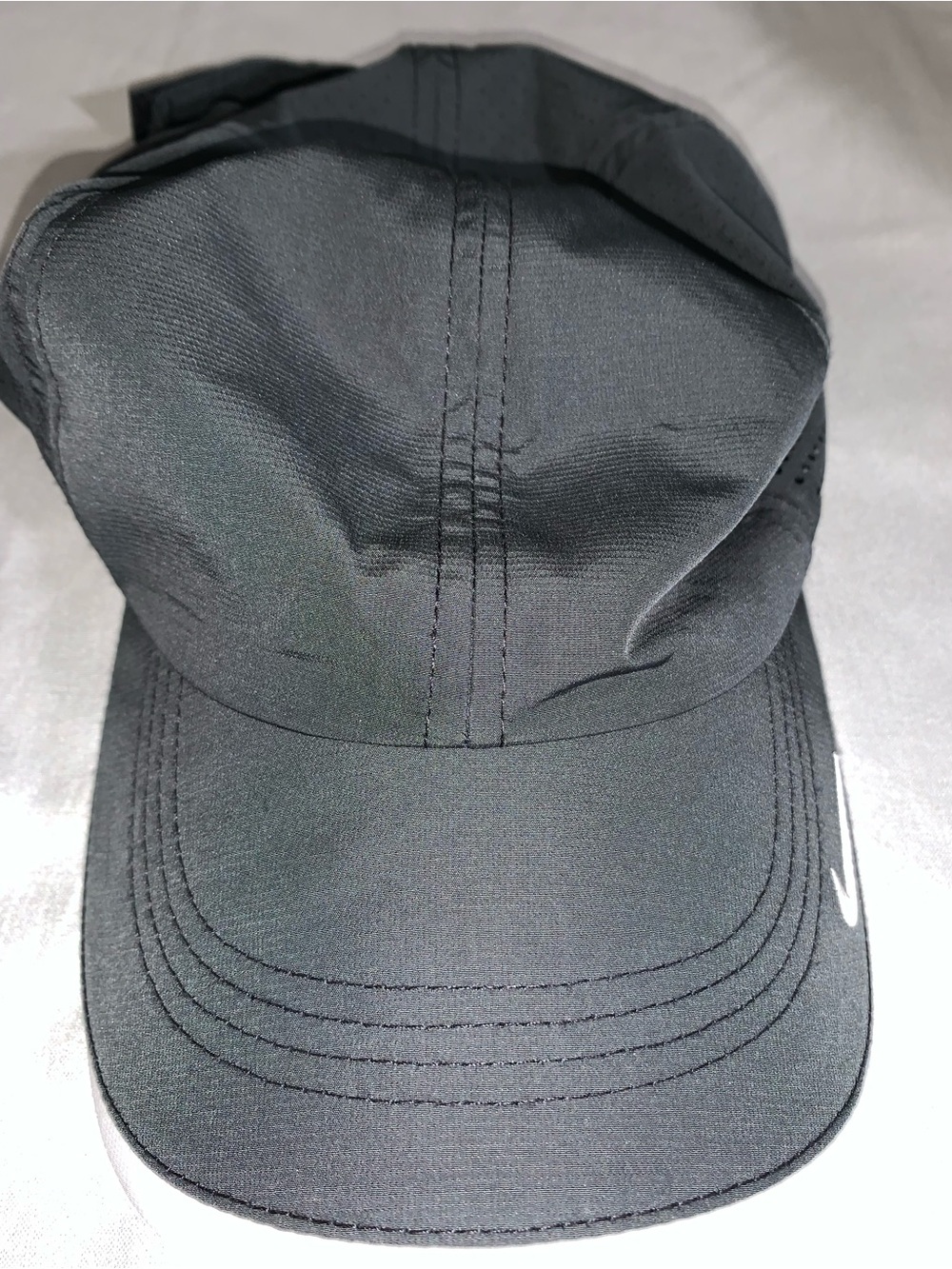 Nike hat - Picture 9 of 10